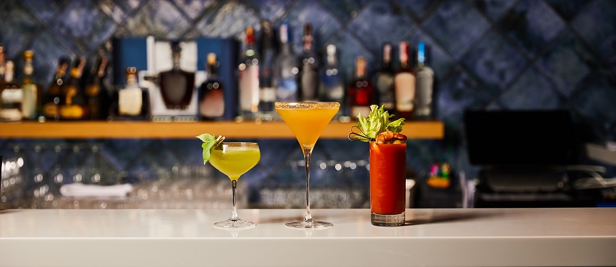 fresh-and-cold-cocktails-in-glasses-on-bar-stand-2023-11-27-05-27-10-utc.jpg